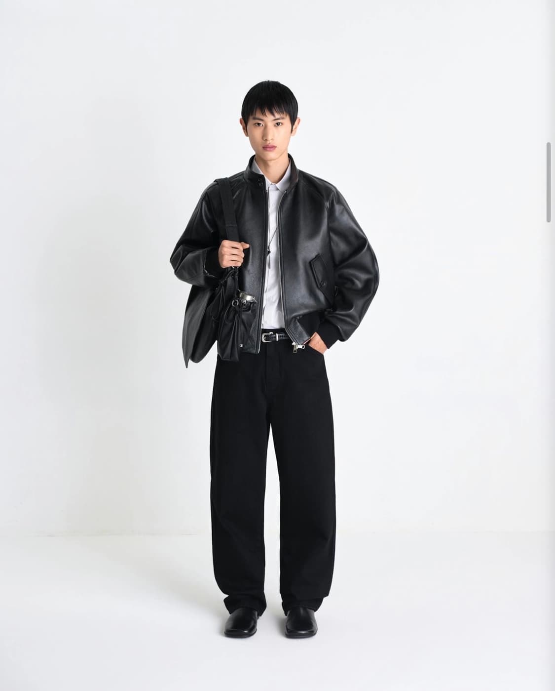 라벨아카이브 26ss 신상 레더블루종(가죽자켓) 팔아요 상품이미지2