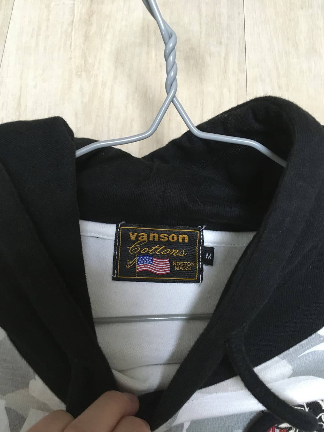 밴슨 스컬카모 자수 후드 롱슬리브 상품이미지4