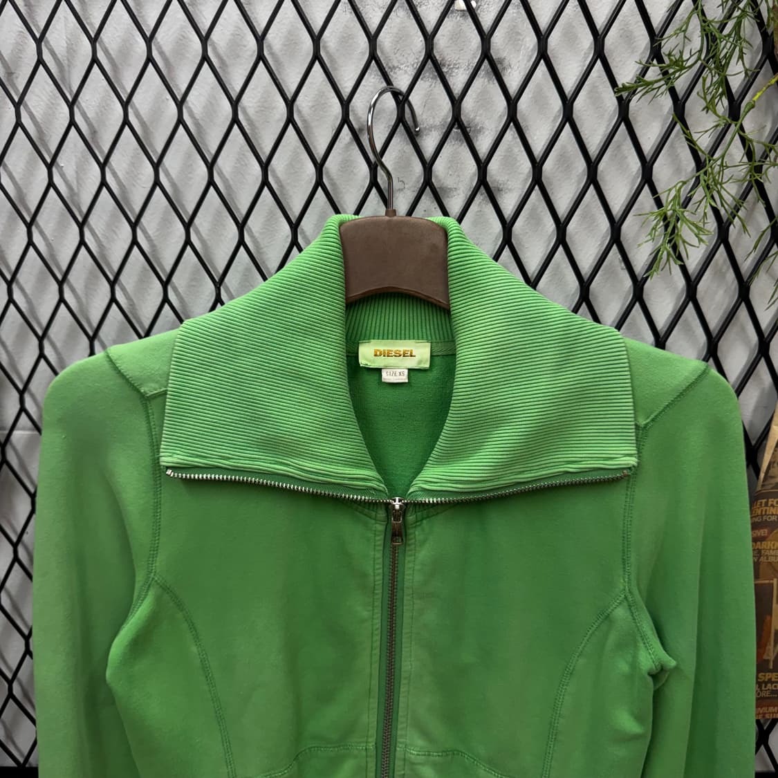 00s 디젤 집업 자켓 후면 빅 로고 프린팅 포인트 그린 상품이미지3