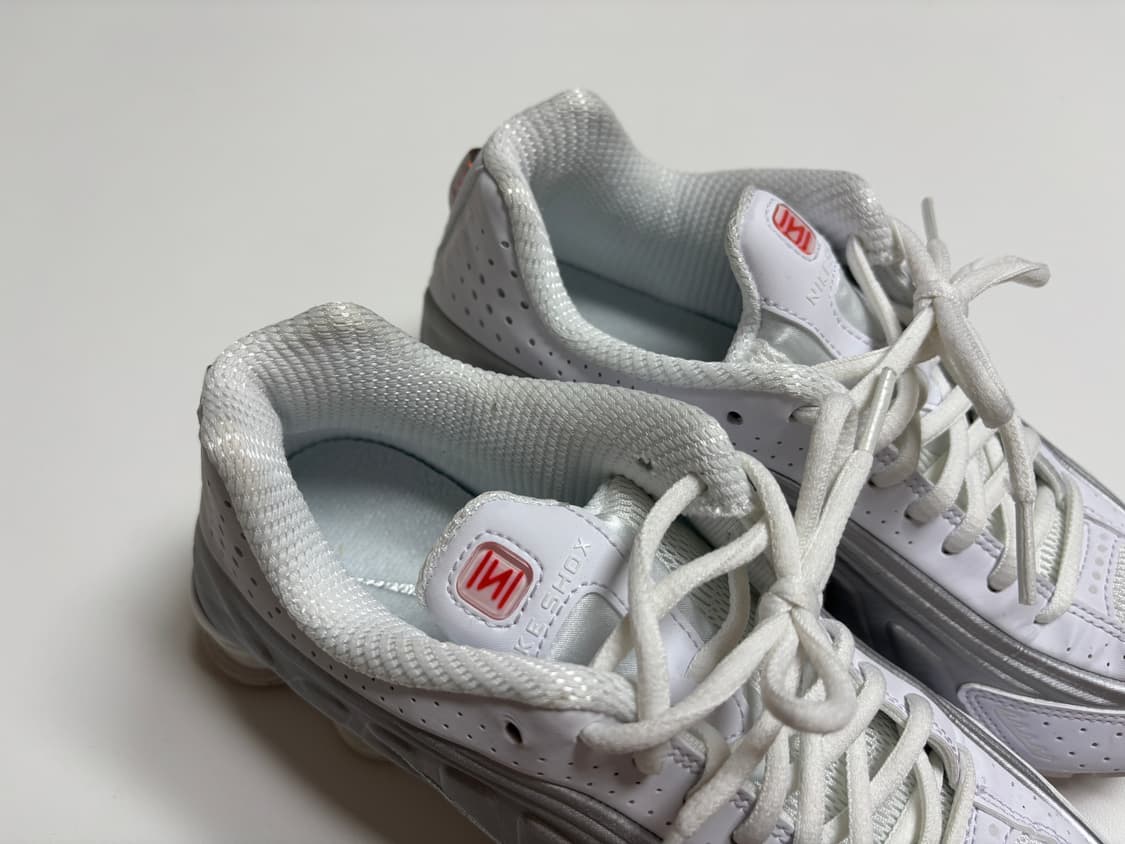 나이키 샥스 R4 화이트 메탈릭 실버 235 상품이미지3