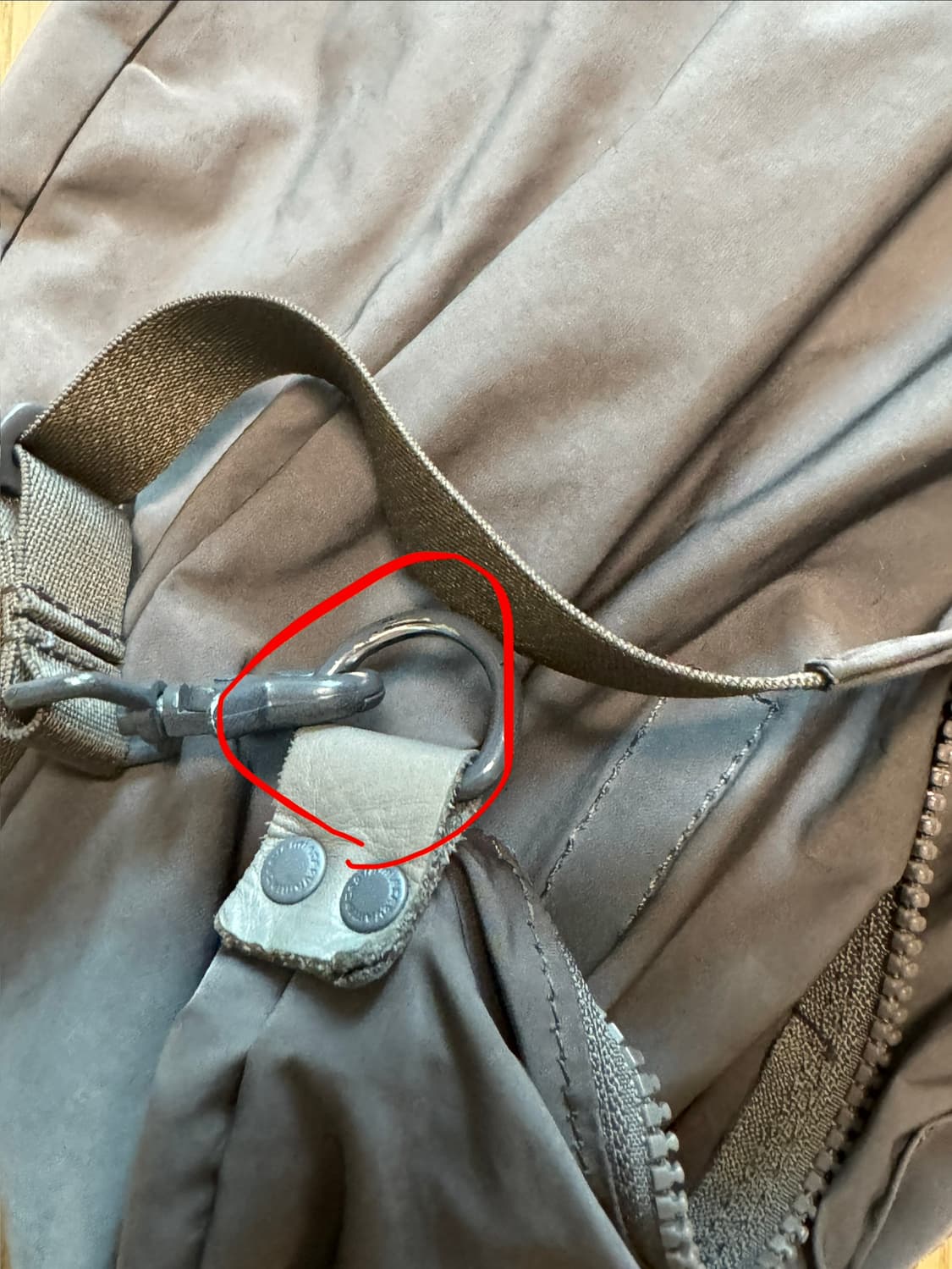 아미아칼바 바디백 그레이 상품이미지8