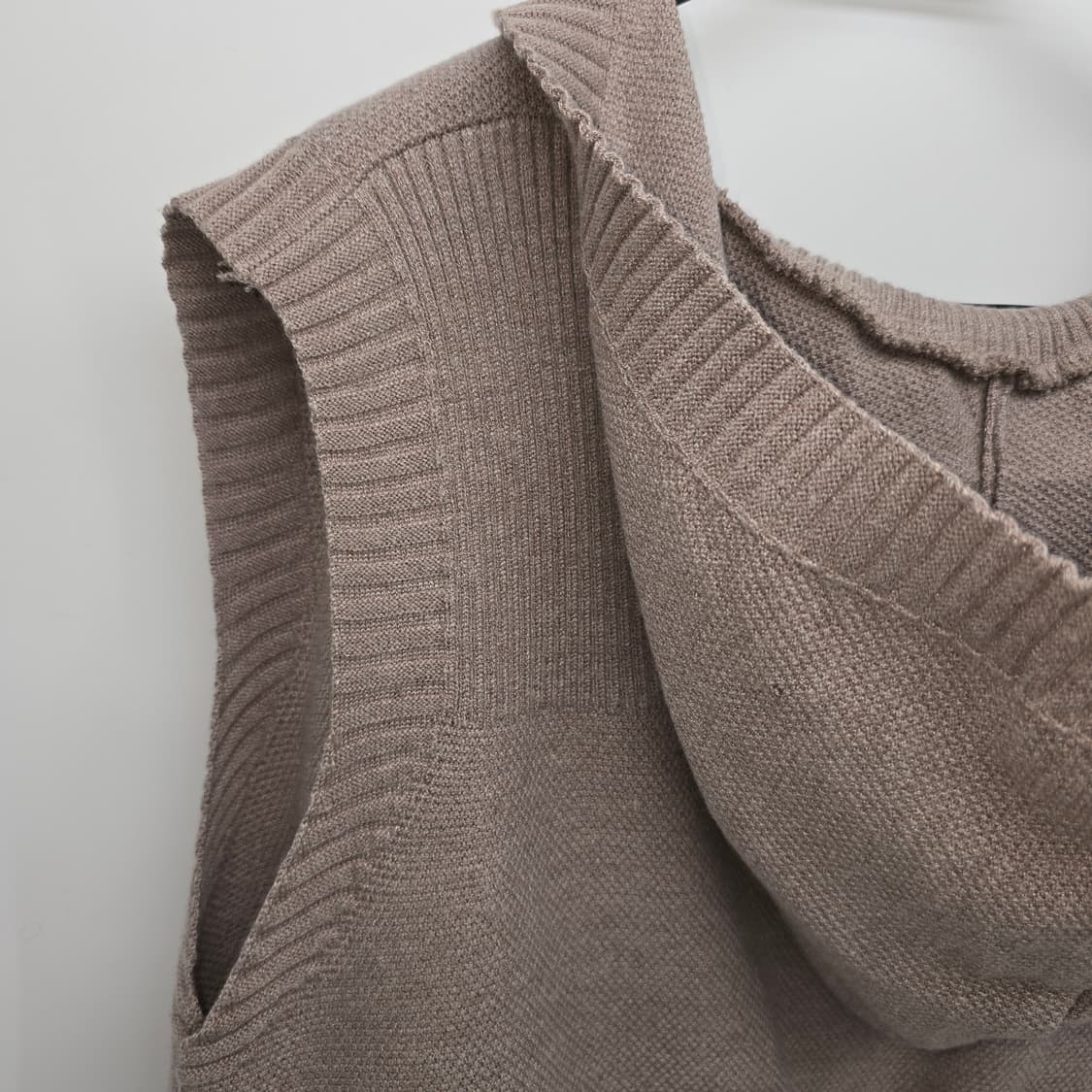 후드 니트 롱 조끼 베이지 상품이미지6