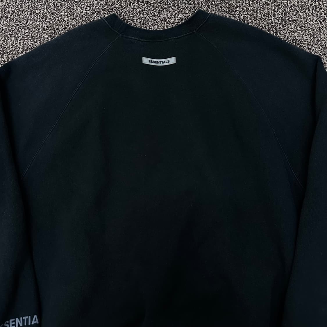 에센셜 기모 맨투맨 블랙 L 상품이미지7