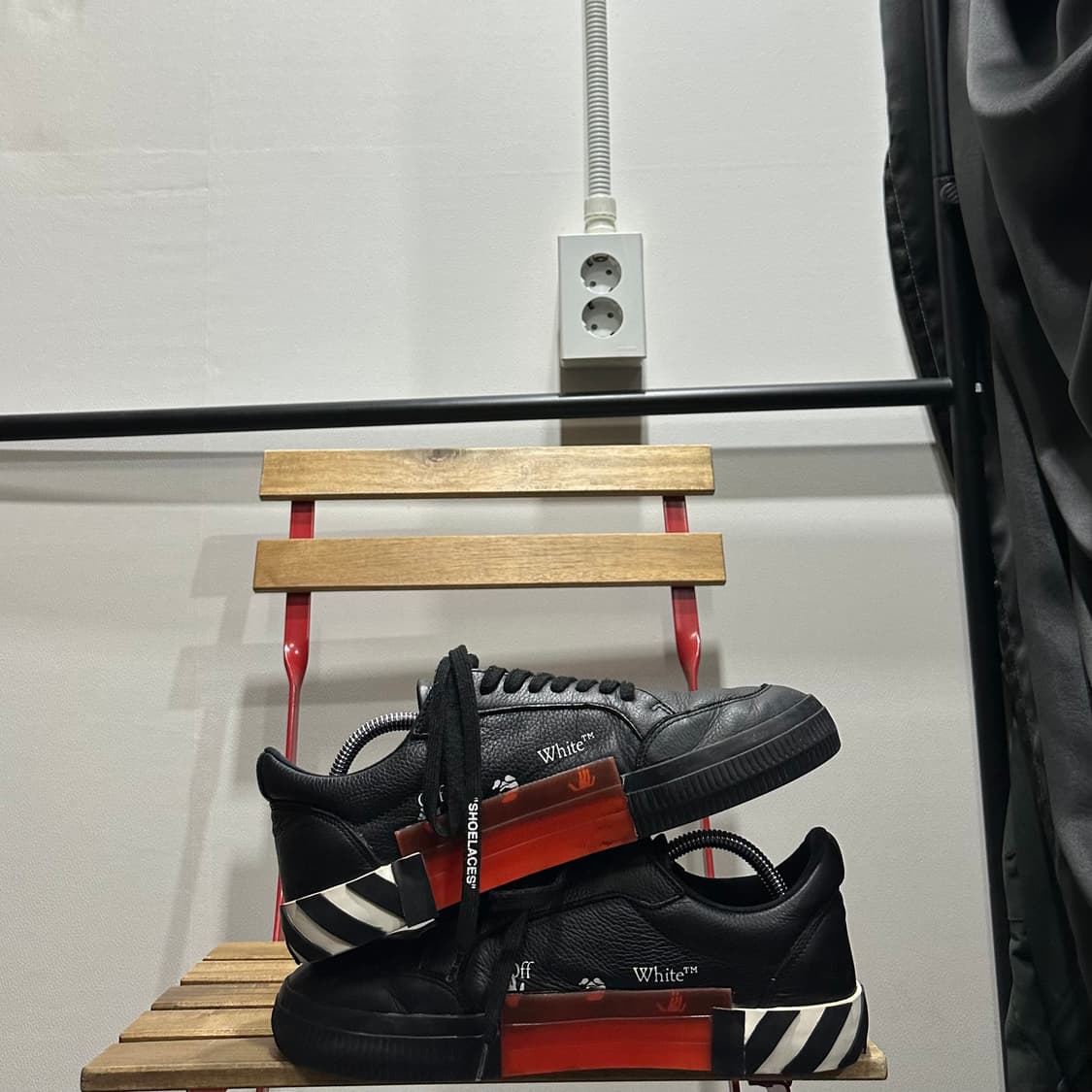 43)270 오프화이트 운동화 남성 남자 애로우 로우 벌크 레더 상품이미지7