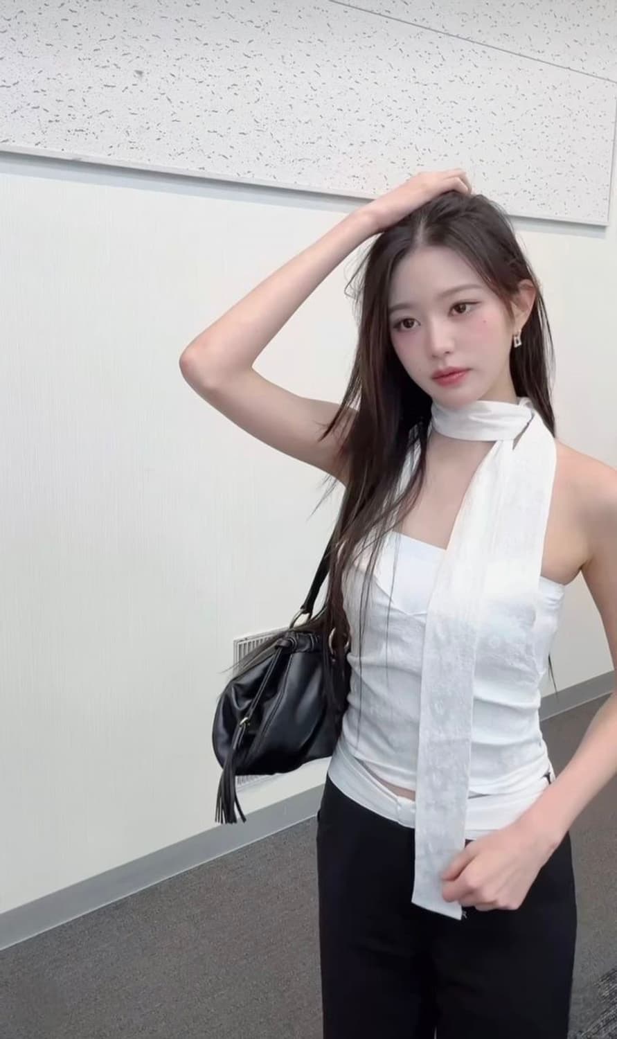 [새상품] 장원영 착용 시오서울 자카드 홀터 탑 화이트 상품이미지1