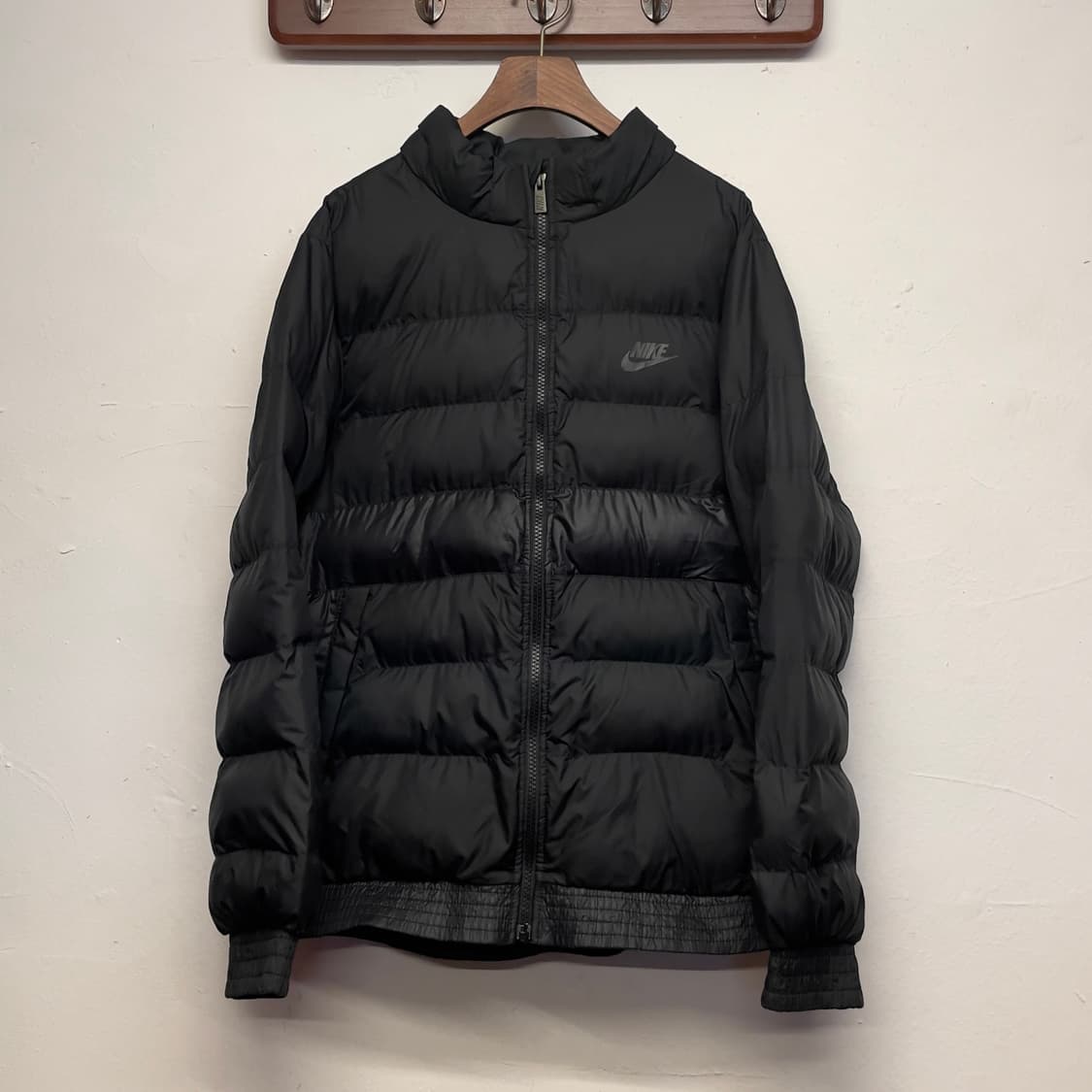 나이키 (우먼) 블랙 숏 패딩   상품이미지1