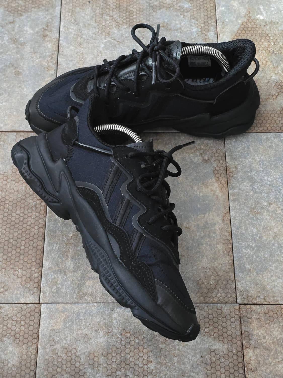 (225)아디다스 오즈위고 트리플 블랙  상품이미지4