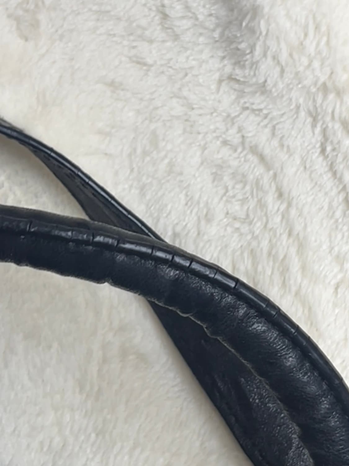 지방시 판도라 미디움 블랙 링클 레더 숄더백 상품이미지9