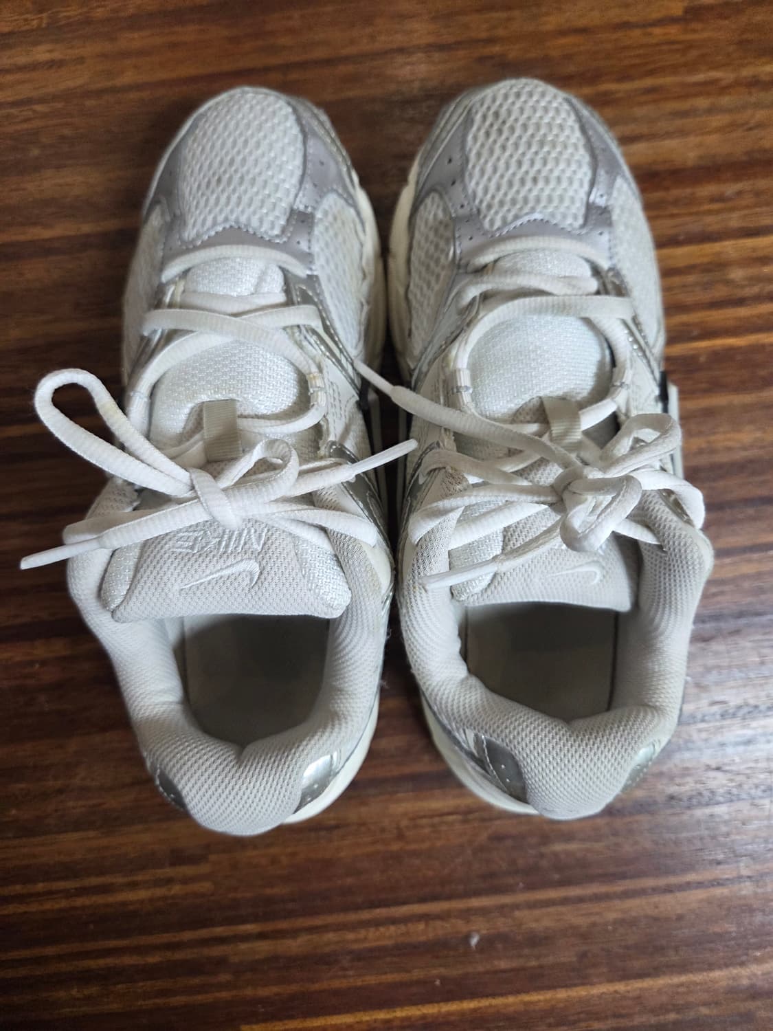 나이키 우먼스 v5 러닝화 245 상품이미지2