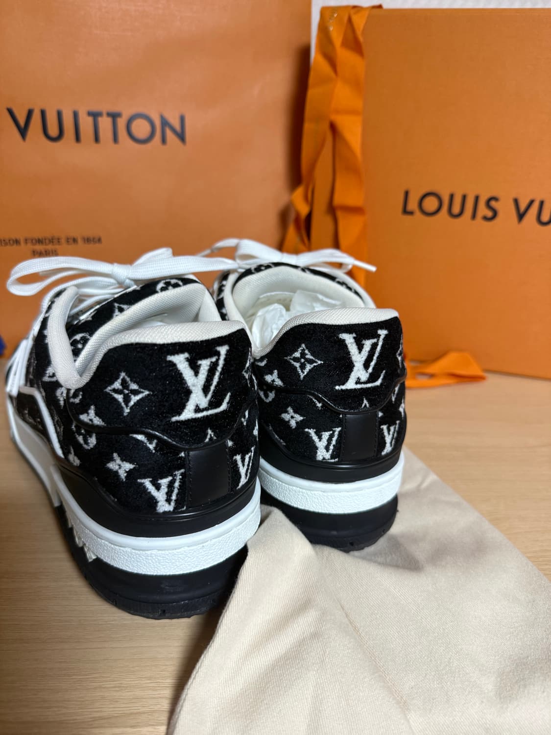 (새상품급)루이비통 모노그램 벨벳 트레이너 8.5size 상품이미지7