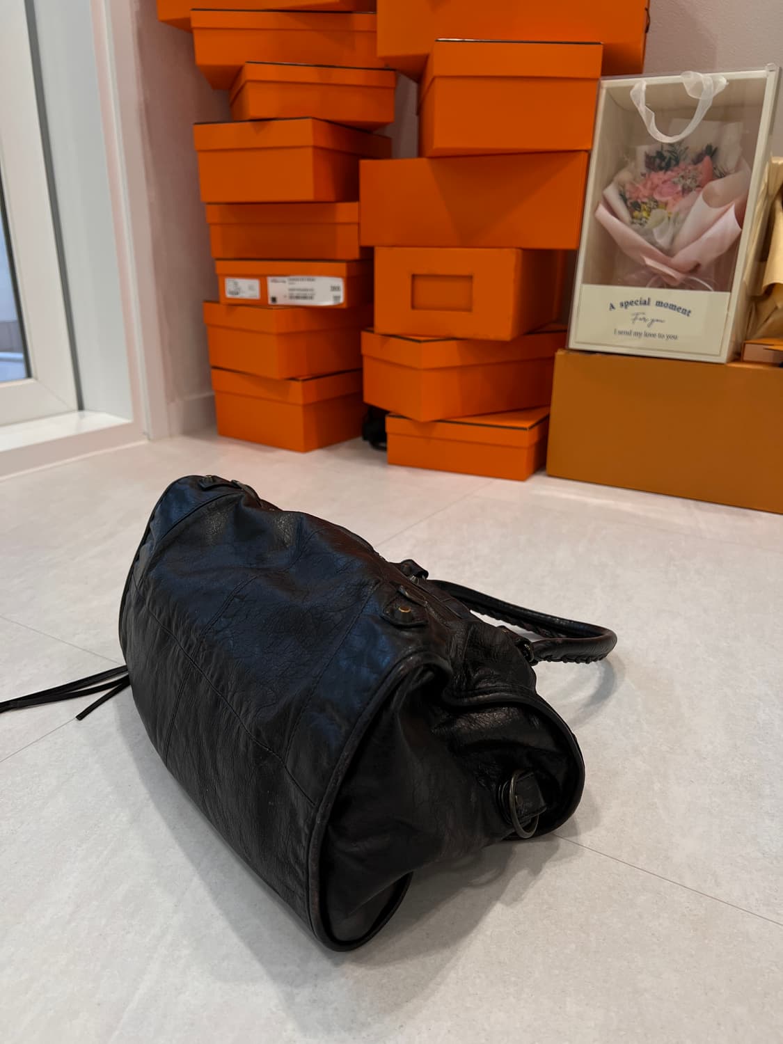 발렌시아가 시티 모터백 상품이미지4