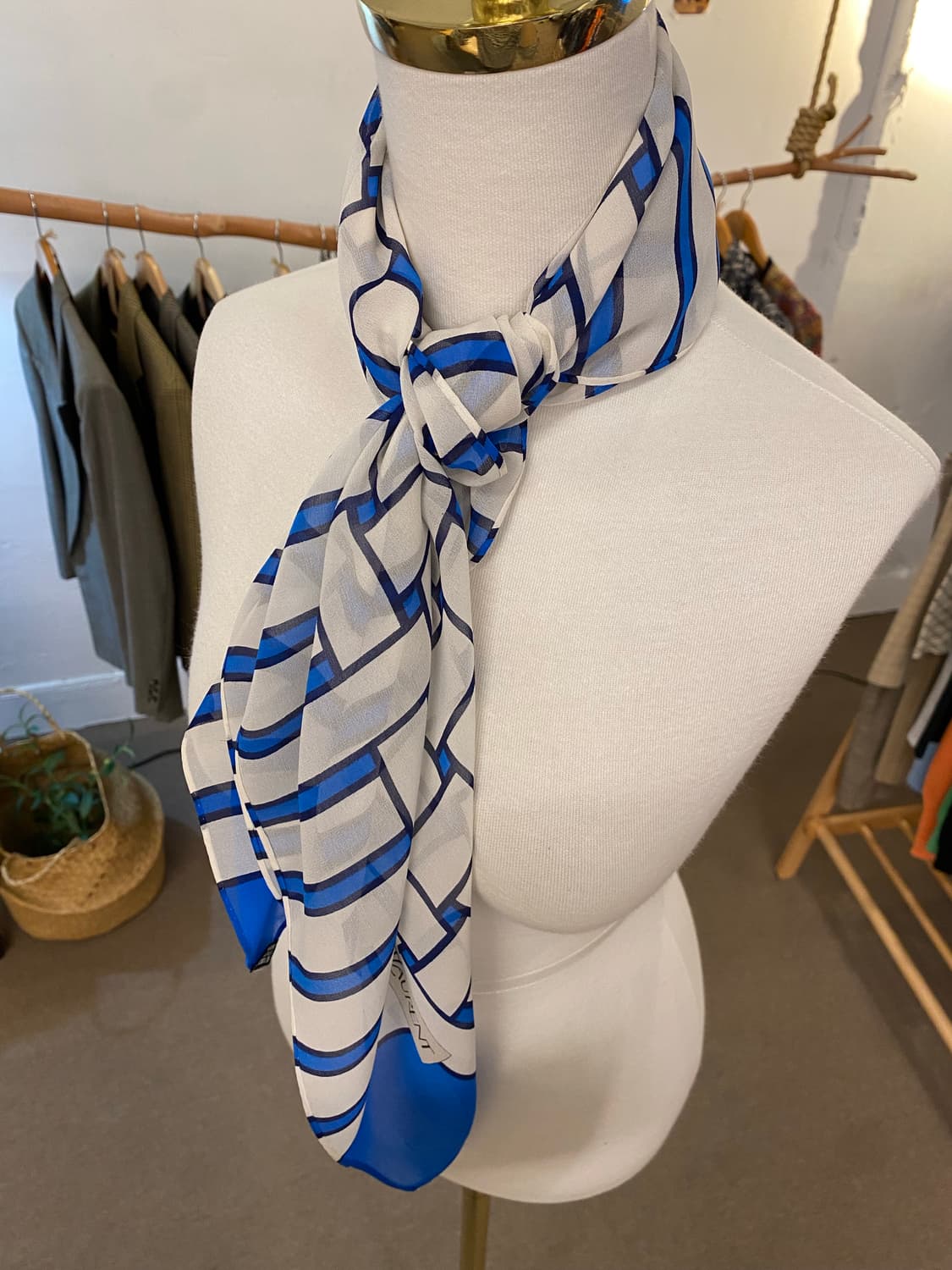 입생로랑 스카프 상품이미지1