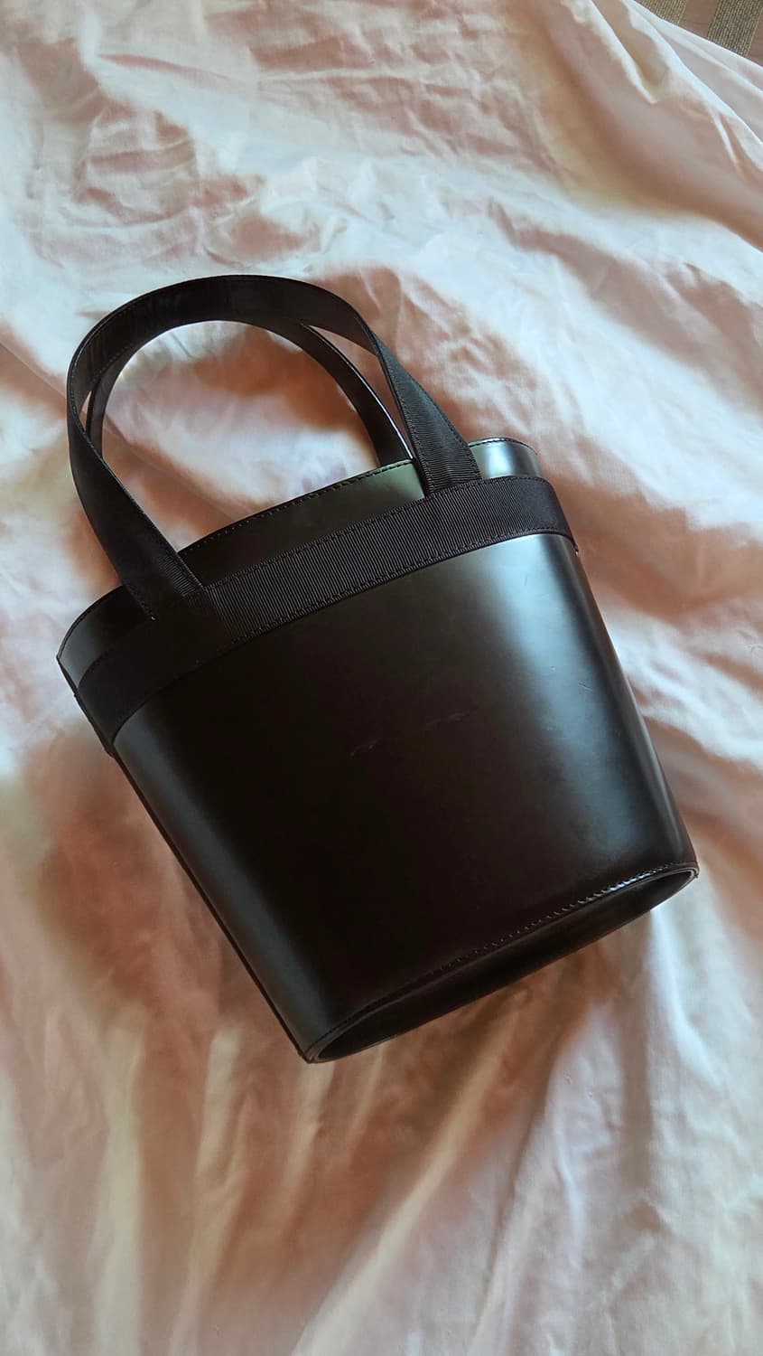 페레가모 바라 리본 버킷백 토트백 상품이미지2