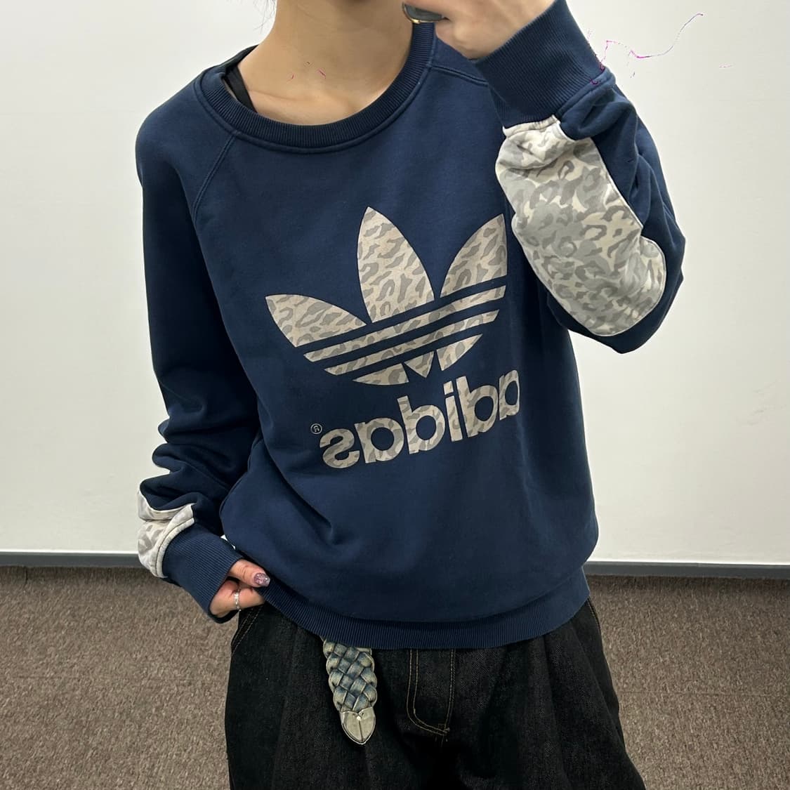 Adidas 아디다스 레오파드 파이어버드 앵클패치 맨투맨 상품이미지2