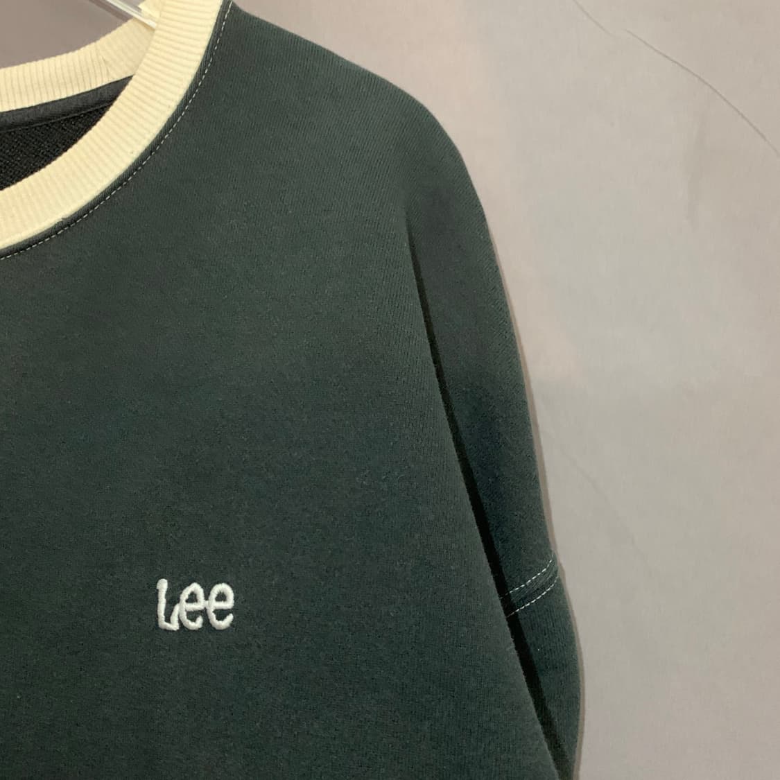 XL LEE 리 스몰 트위치 자수 캥거루 오버핏 포켓 맨투맨 상품이미지3