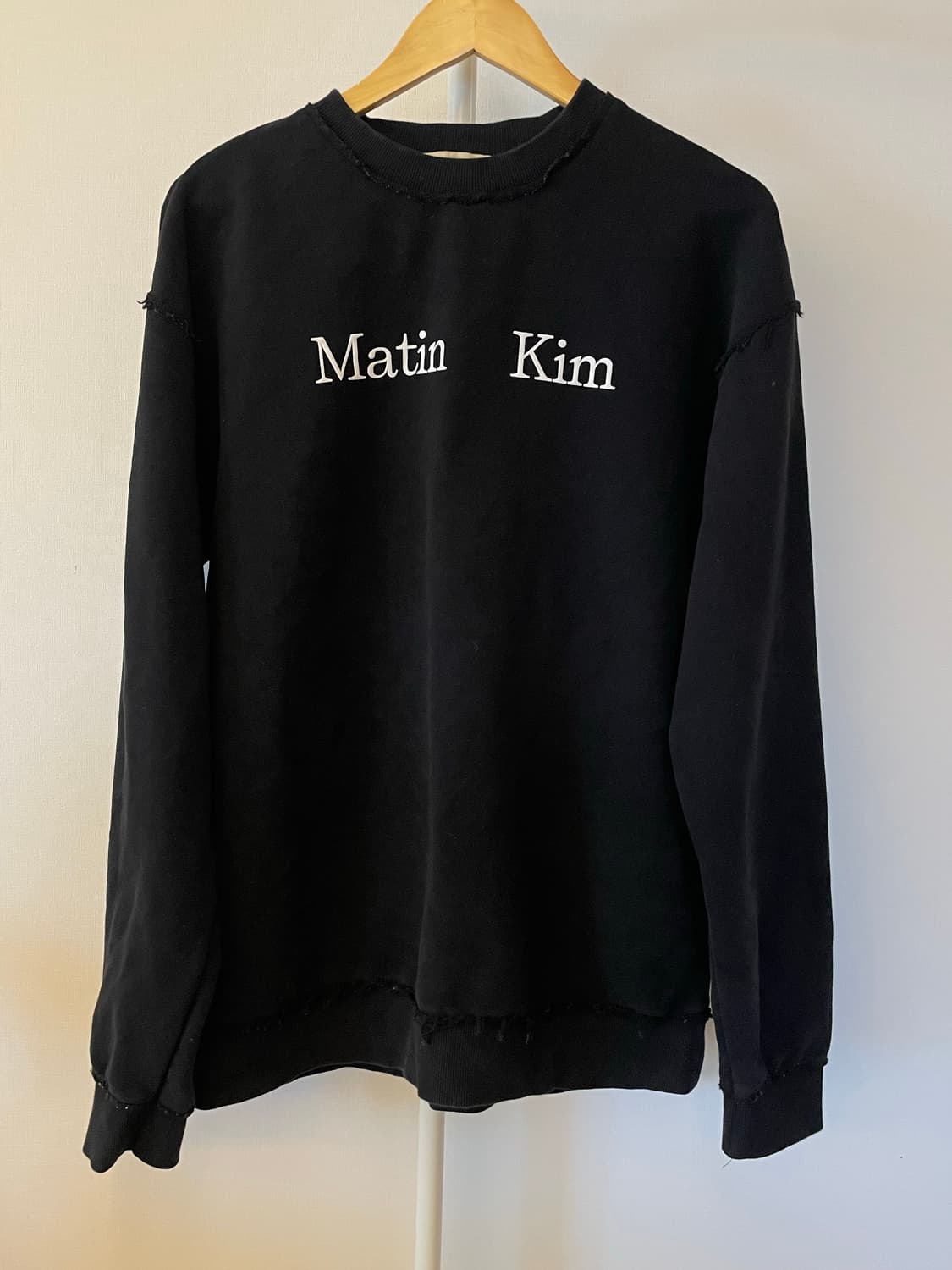 Matin Kim 로고 자수 오버핏 맨투맨 상품이미지1