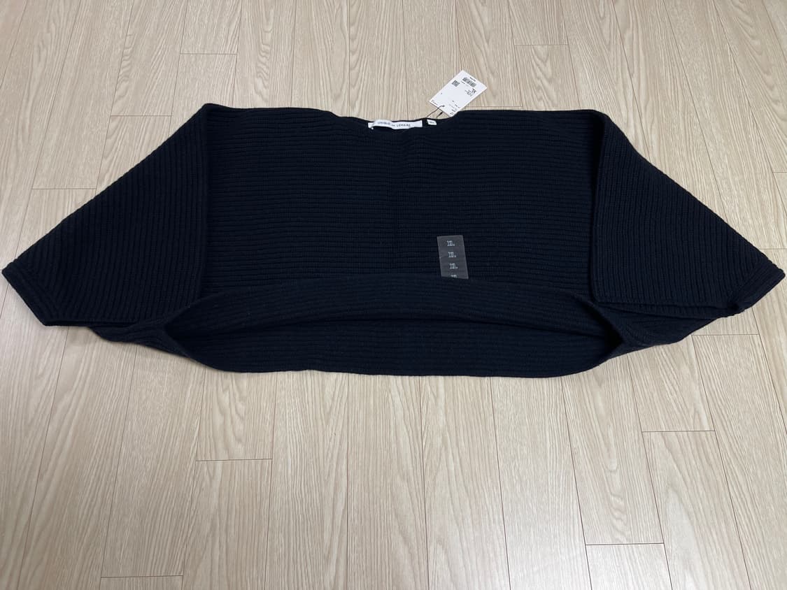 유니클로 x 르메르 램 크롭 스웨터 니트 네이비 상품이미지3