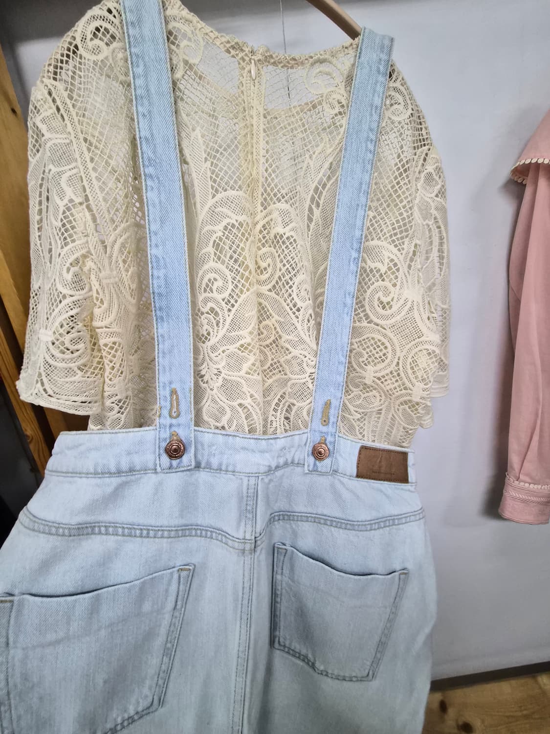 1.자라 멜빵 데님 스커트 2.자수레이스 블라우스 상품이미지3