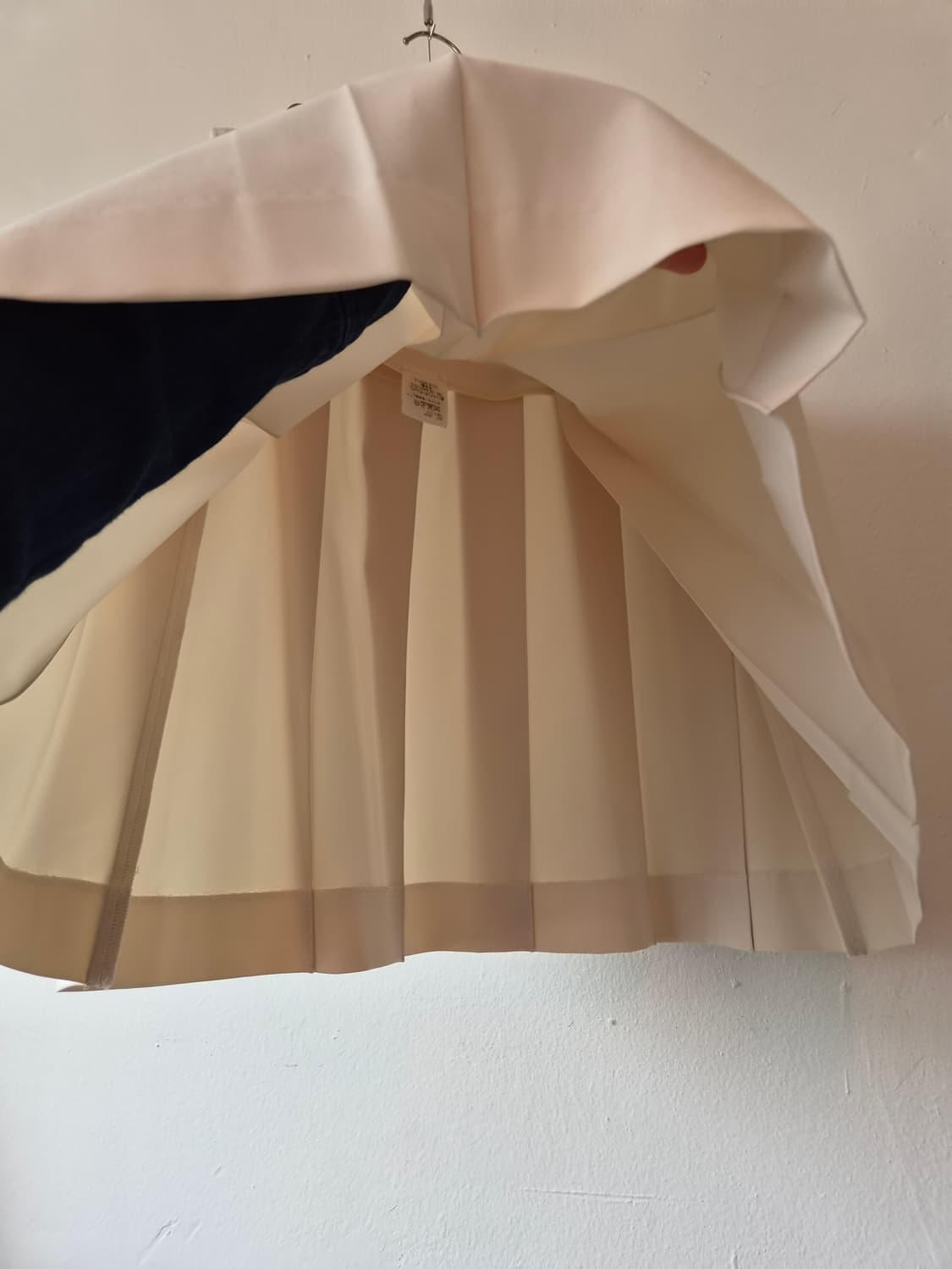 띠어리 여성 플리츠미디스커트 0사이즈 상품이미지4