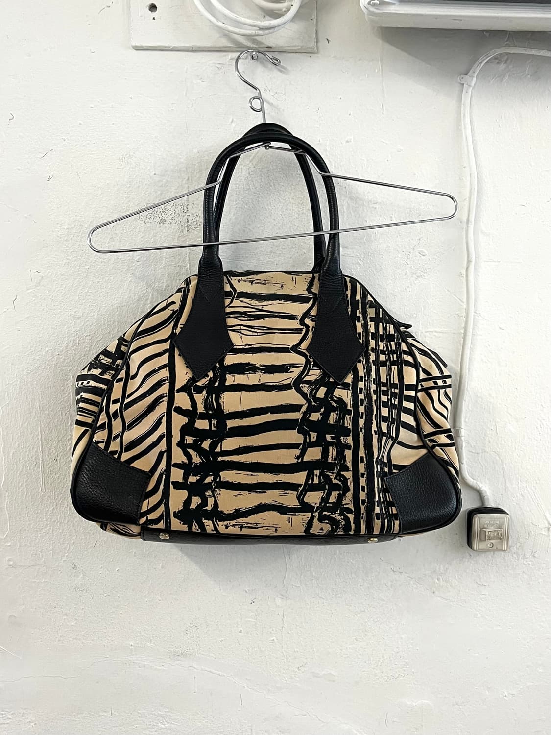 비비안웨스트우드 오알비 애니멀 프린팅 캔버스 레더백 상품이미지4