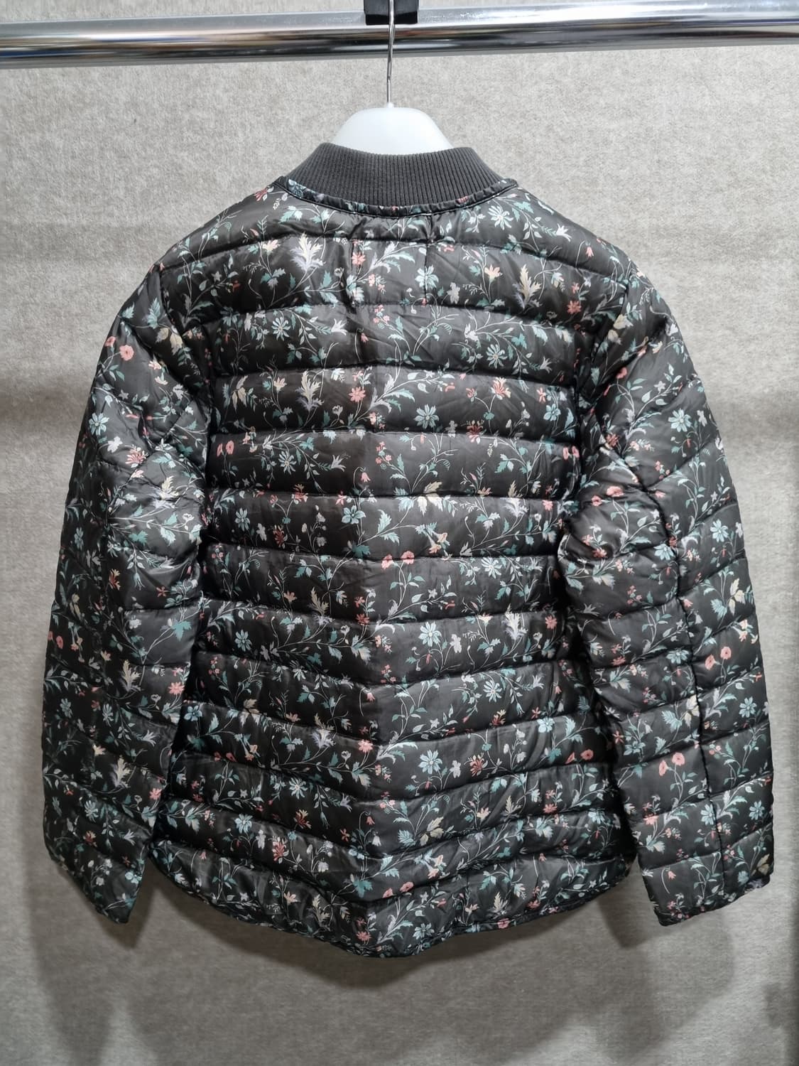 여성 M 써스데이아일랜드 오리털 경량 패딩 상품이미지2