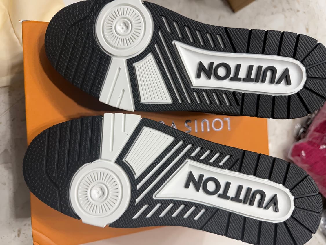 [루이비통] LV 트레이너 스니커즈 / 250 / 풀구성 급처 새상품 상품이미지3