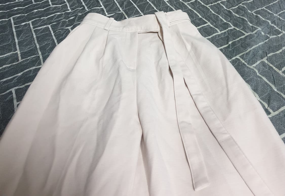 코코마티니 반밴딩 핀턱 벨티드 와이드 팬츠 아이보리 (24~26) 상품이미지2