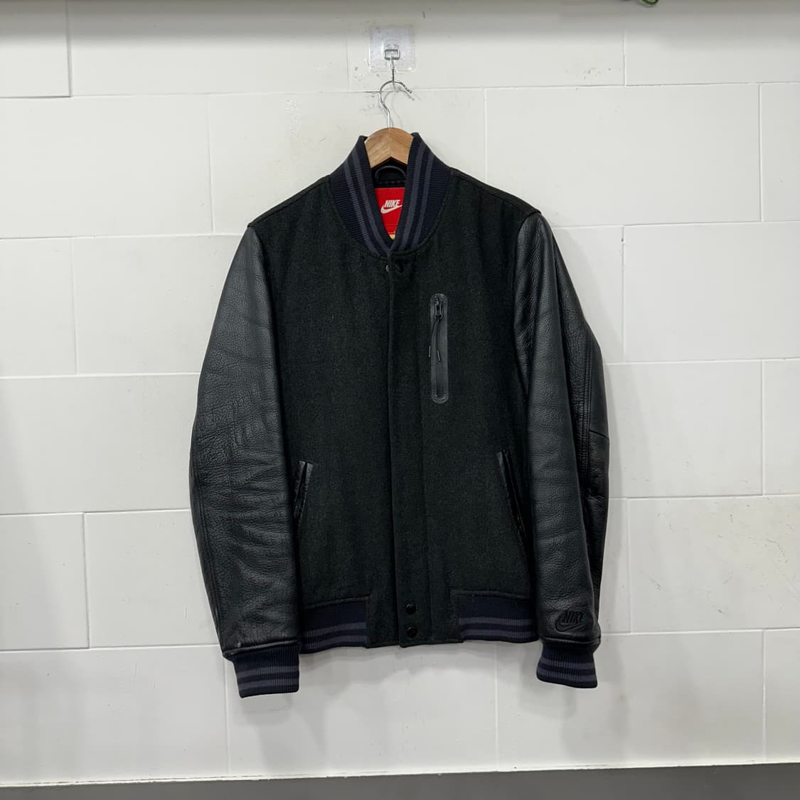 나이키 바시티 자켓 상품이미지1