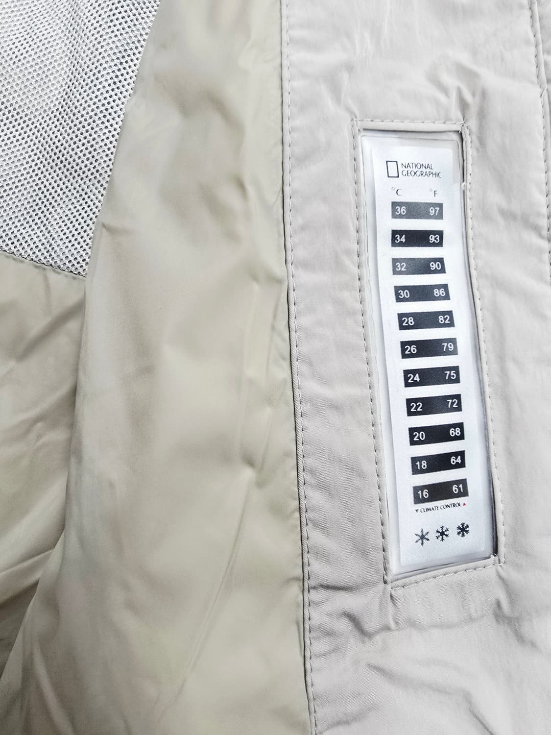 내셔널지오그래픽 패딩 점퍼 라이트베이지 상품이미지9