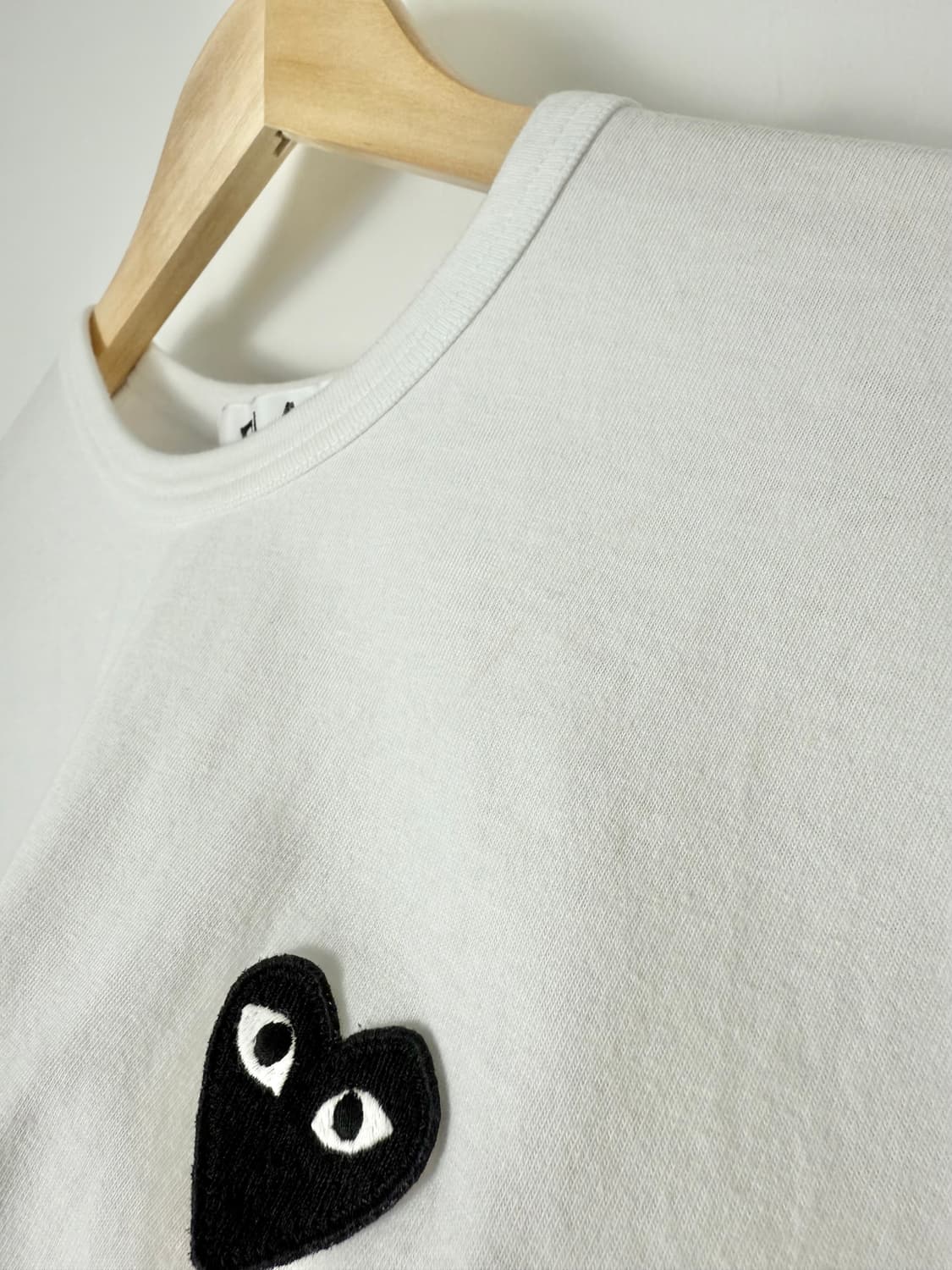 꼼데가르송 블랙하트와펜 반팔티 화이트 상품이미지6