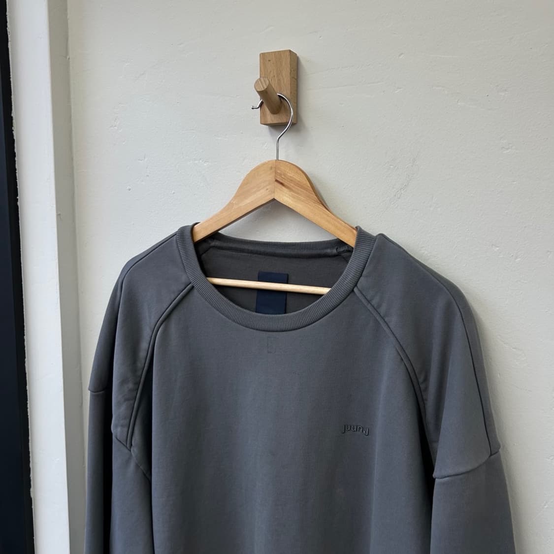 15558 - 20F/W 준지 로고 자수 맨투맨 상품이미지1