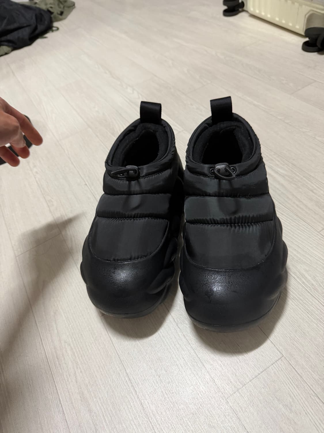 [265] 크록스 오버퍼프 쇼티 블랙 상품이미지2