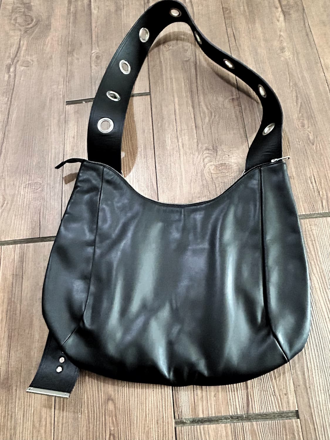 베이컨트 아카이브 벨라 와이드 스트랩 호보 백 상품이미지5