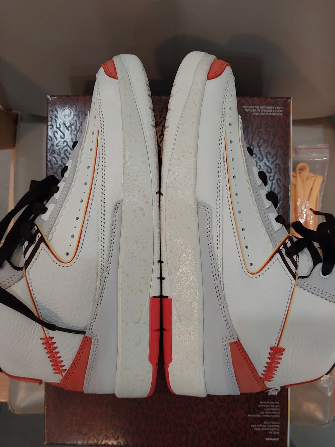 조던2 메종 샤또 루즈 레트로 SP
255mm  상품이미지9