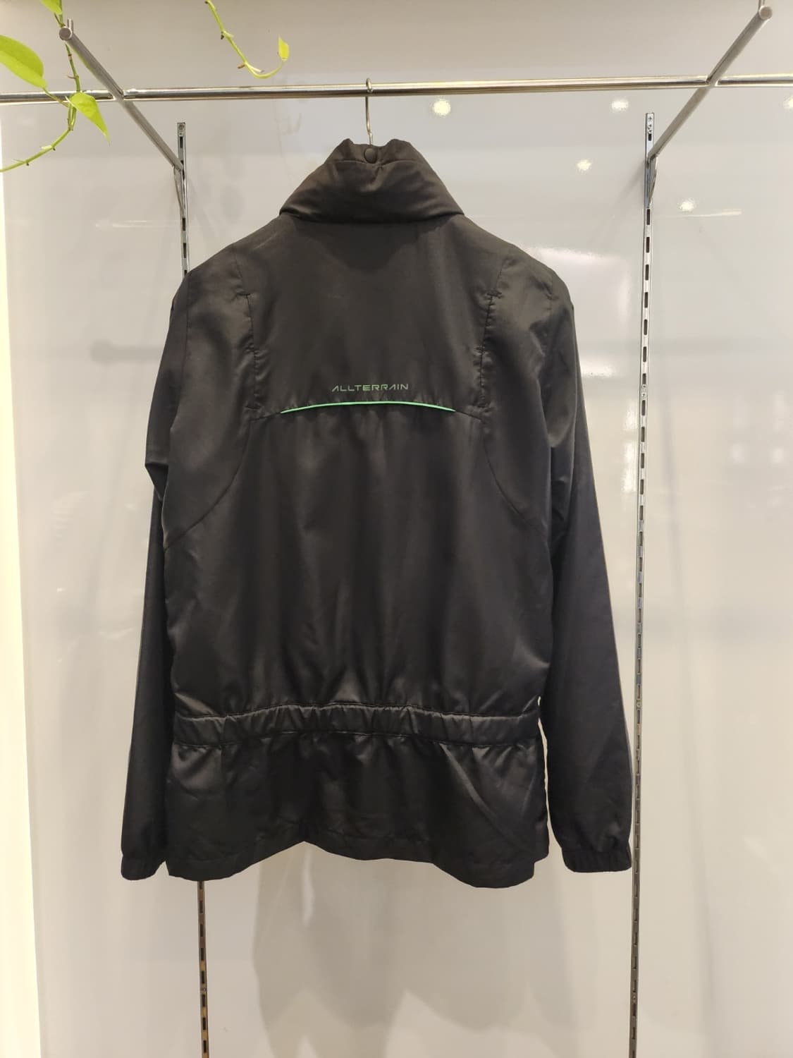 데상트 올터레인 여성바람막이 쟈켓(A급) 상품이미지2