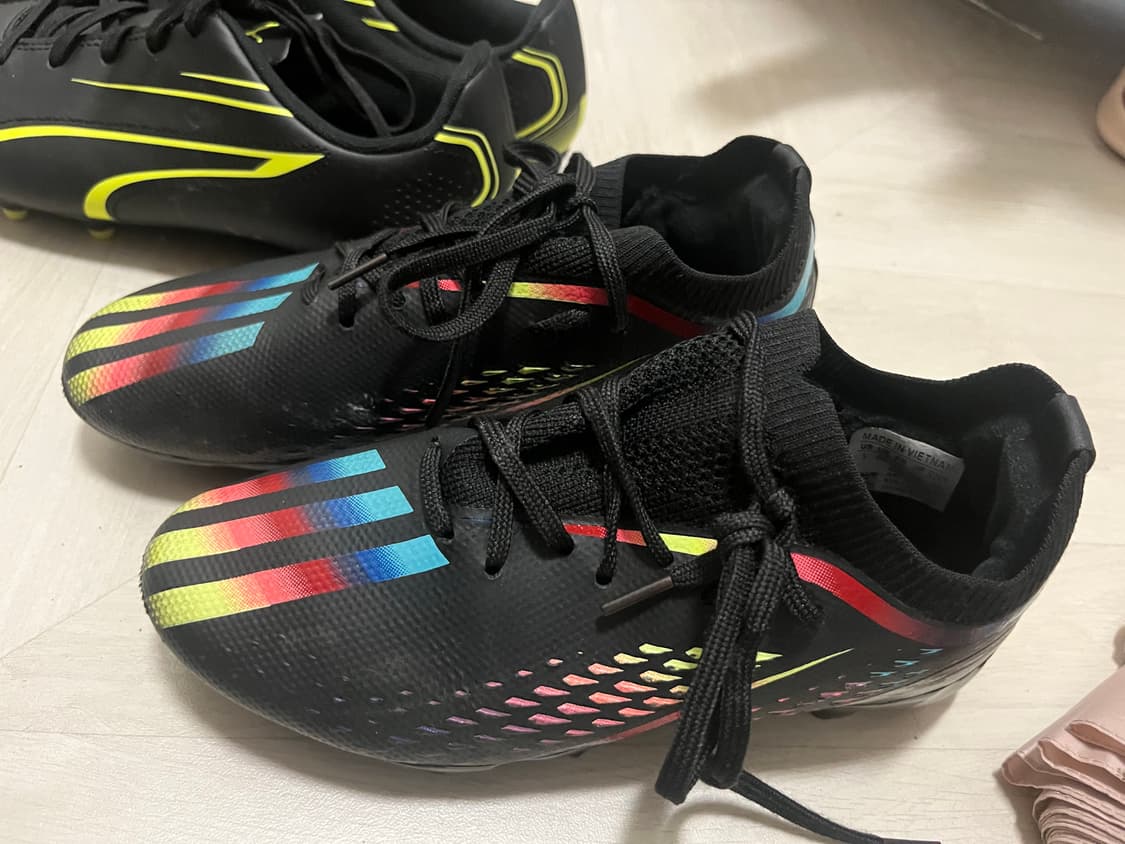 푸마 축구화 블랙 2개와 풋살화 상품이미지6