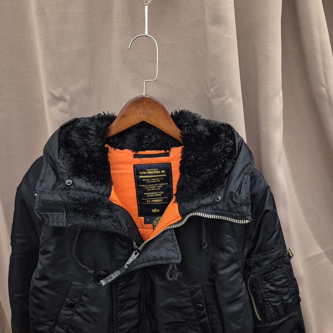 알파인더스트리 N3B 블랙 후드 패딩  S 상품이미지2