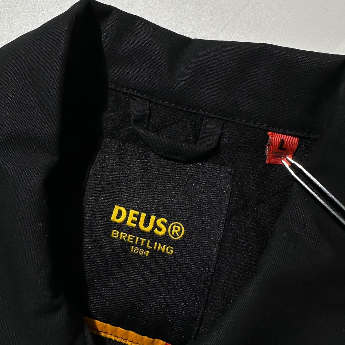 데우스 엑스 마키나 x 브라이틀링 로고 코치 자켓 상품이미지5