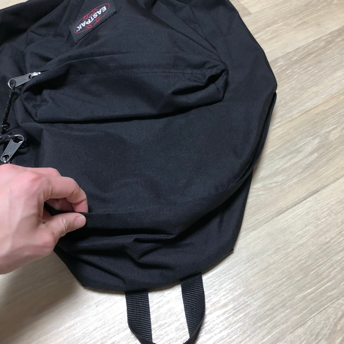 (24L) 이스트팩 EASTPAK 패디드 파커 블랙 백팩 상품이미지3