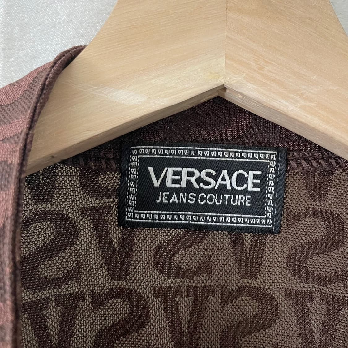 베르사체 이니셜 패턴 시스루 하프 슬리브 상품이미지5