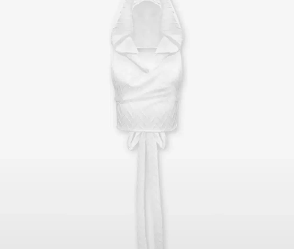 0104 공일공사 BACKLESS HALTER HOODIE, WHITE 상품이미지1