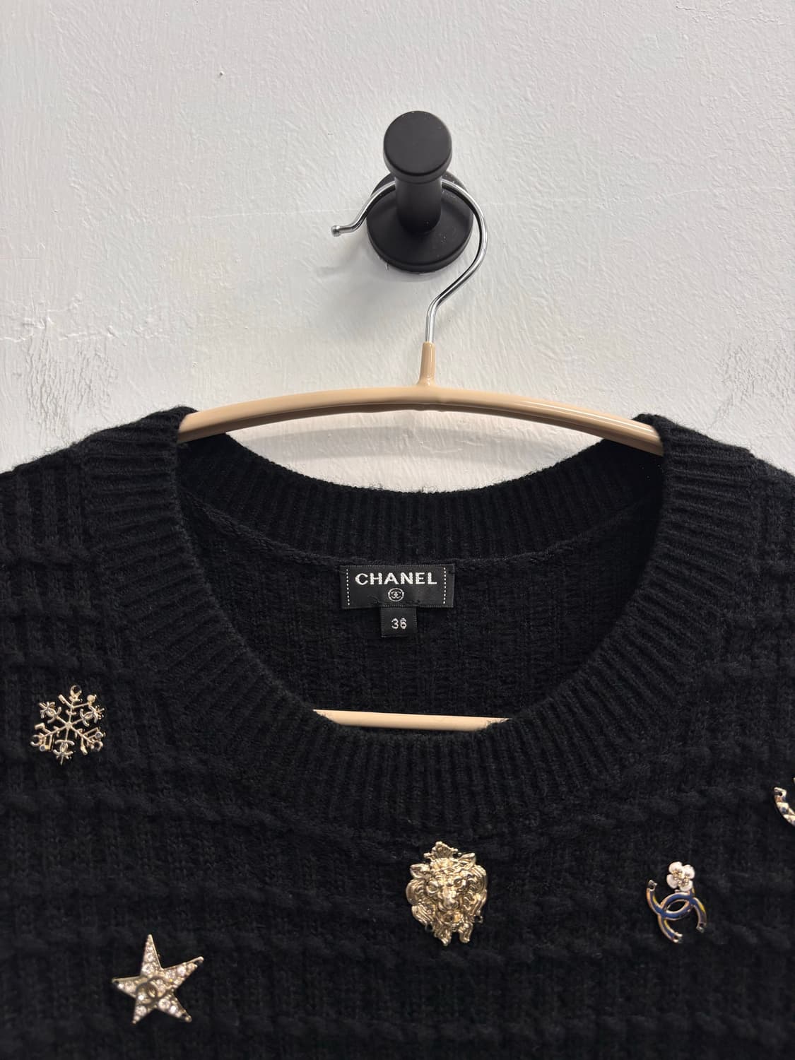CHANEL 샤넬 블랙 스팽글 니트 상품이미지4