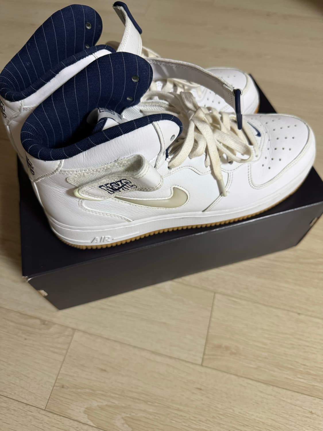 나이키 NYC 에어포스 미드  상품이미지1