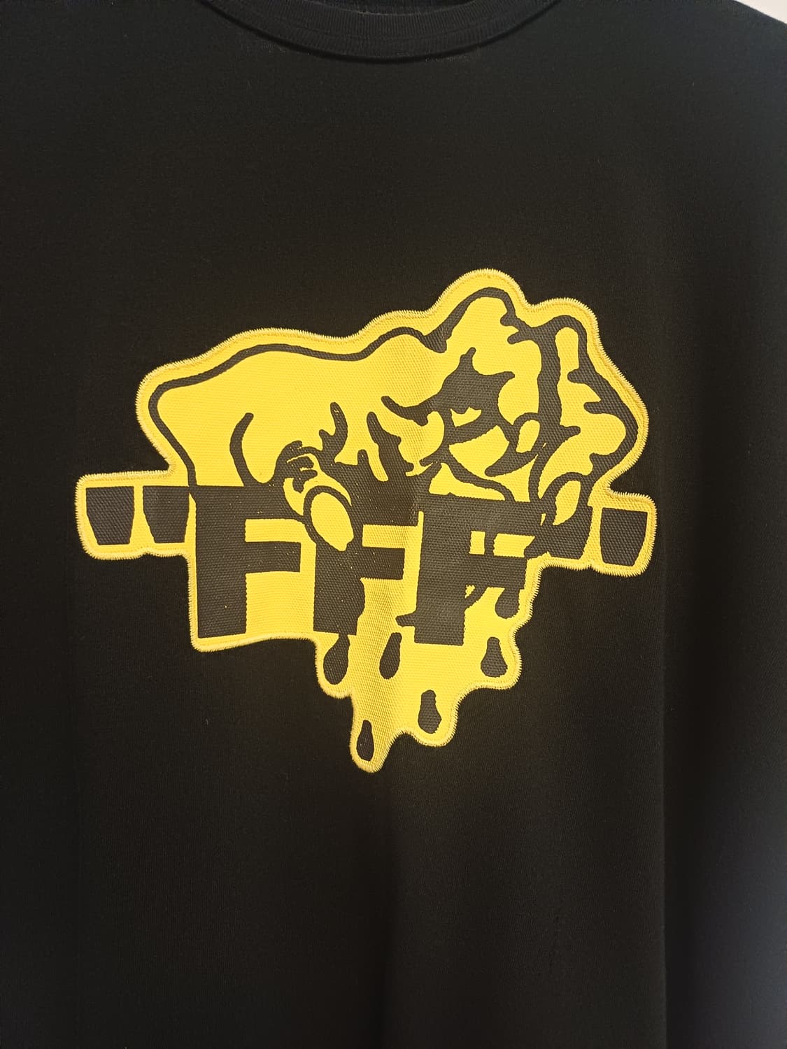 [L] 오프화이트 Axes & Flail 자수 반팔티셔츠 상품이미지2
