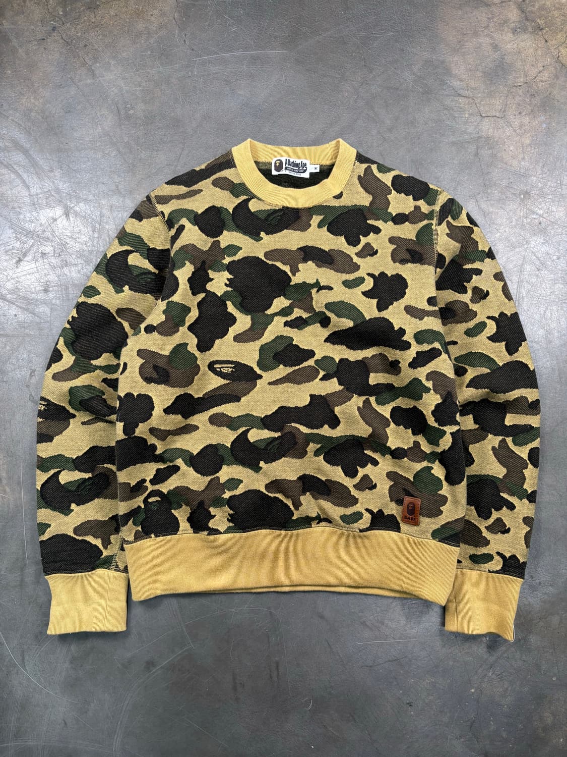 베이프 황계 스웻셔츠 상품이미지1