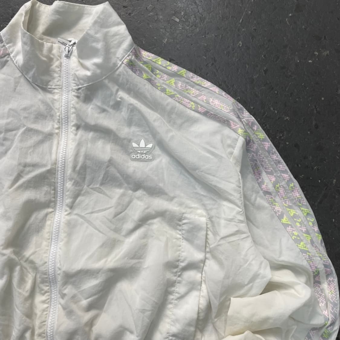 100 아디다스 크롭 바람막이  상품이미지2