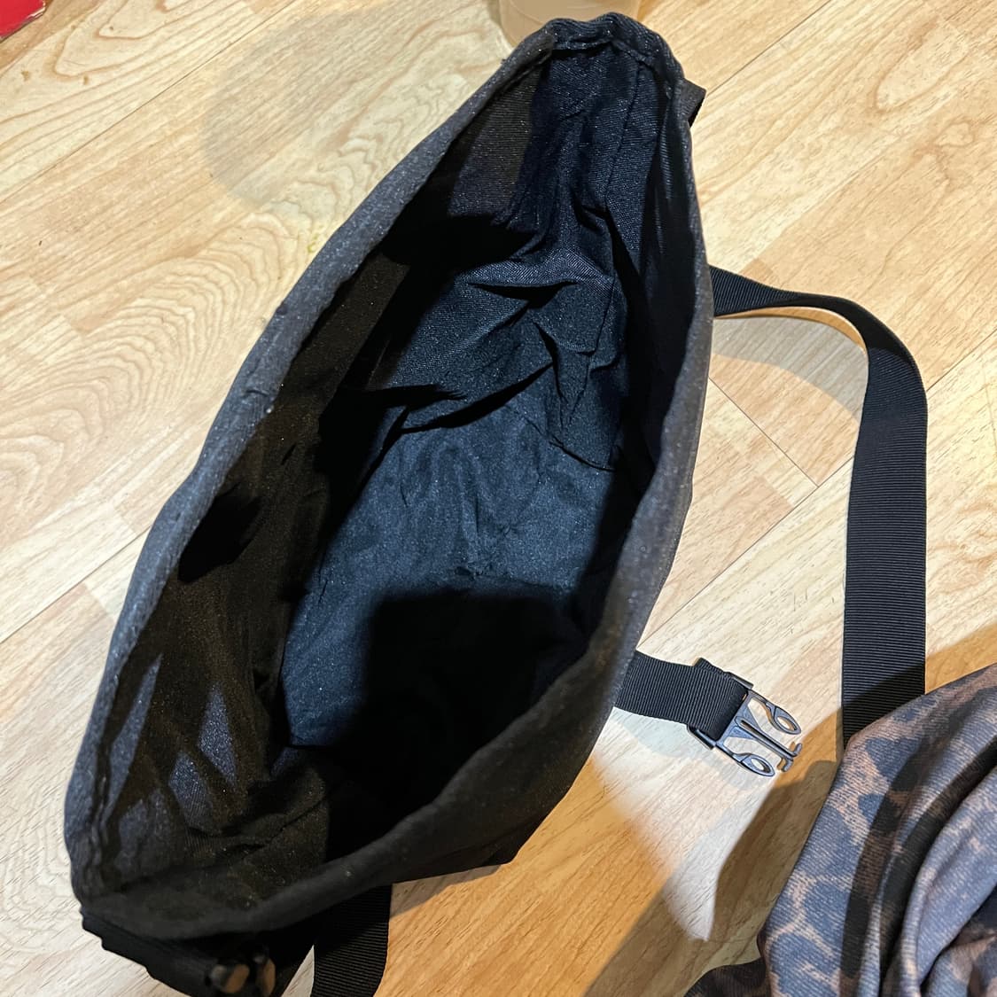 정품 베이프 카모 크로스백 상품이미지10