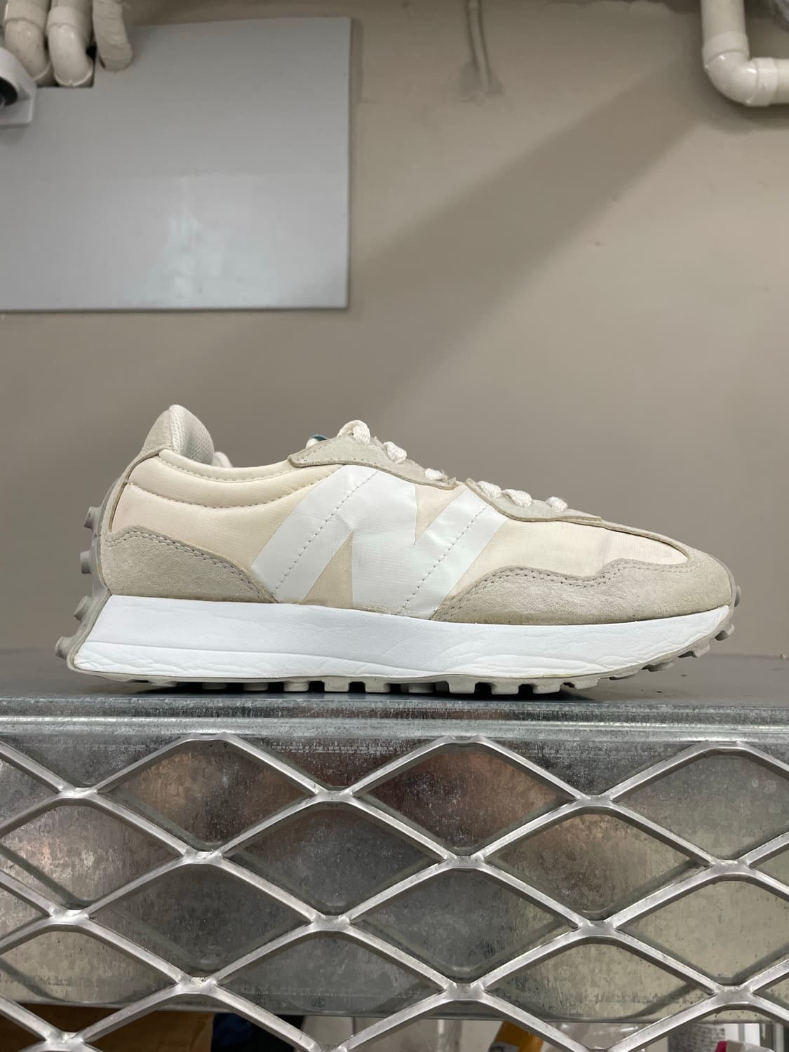 뉴발란스 327 문빔 240 상품이미지4
