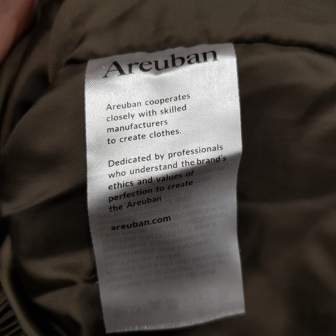 아르반 심플 숏 점퍼 M사이즈  상품이미지4