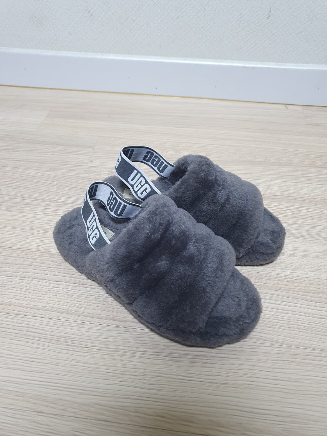 어그 플러프 슬리퍼 245 상품이미지2